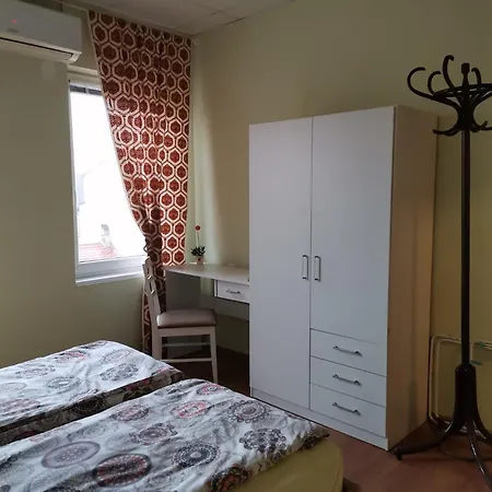 аврамов дом - етаж от къща