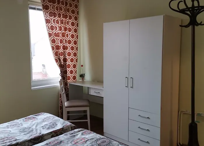 аврамов дом - етаж от къща